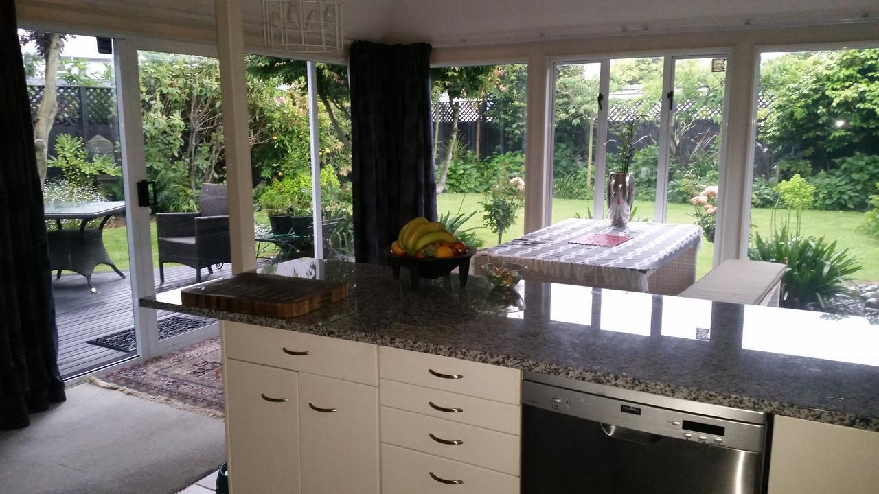 Berni'S Boutique Bnb Christchurch Zewnętrze zdjęcie