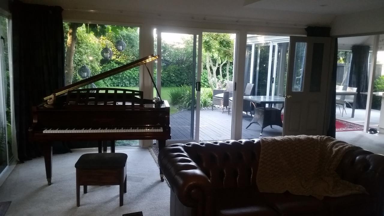 Berni'S Boutique Bnb Christchurch Zewnętrze zdjęcie