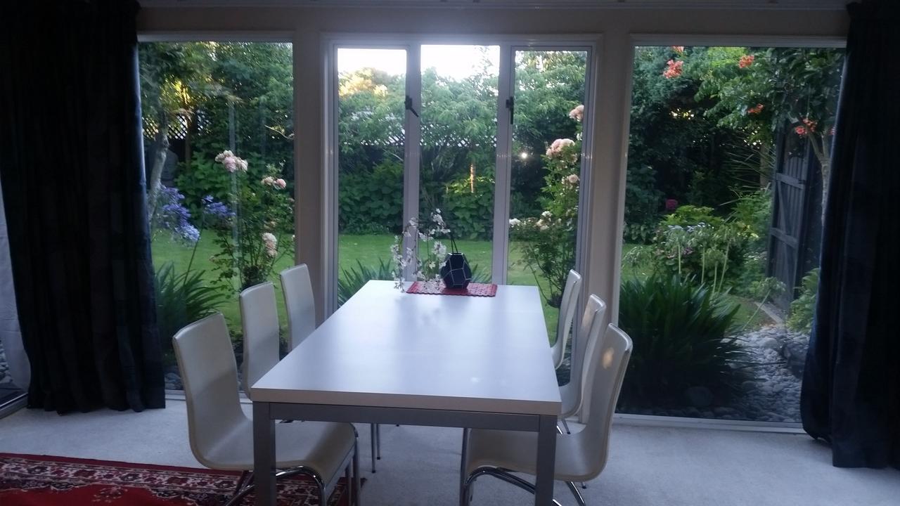 Berni'S Boutique Bnb Christchurch Zewnętrze zdjęcie